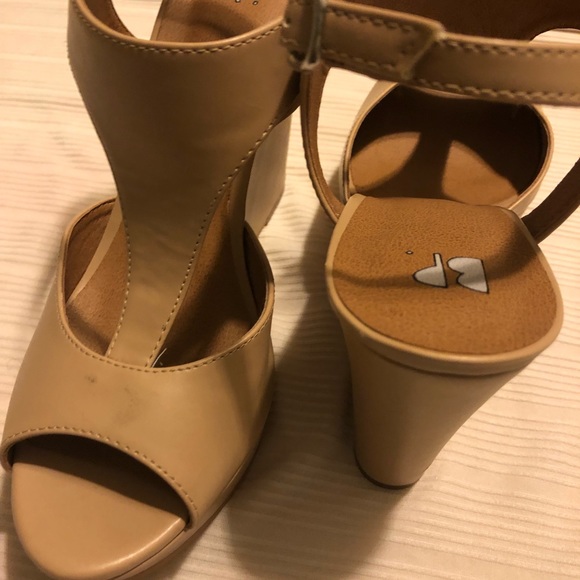 BP Tan Heels - Picture 3 of 5
